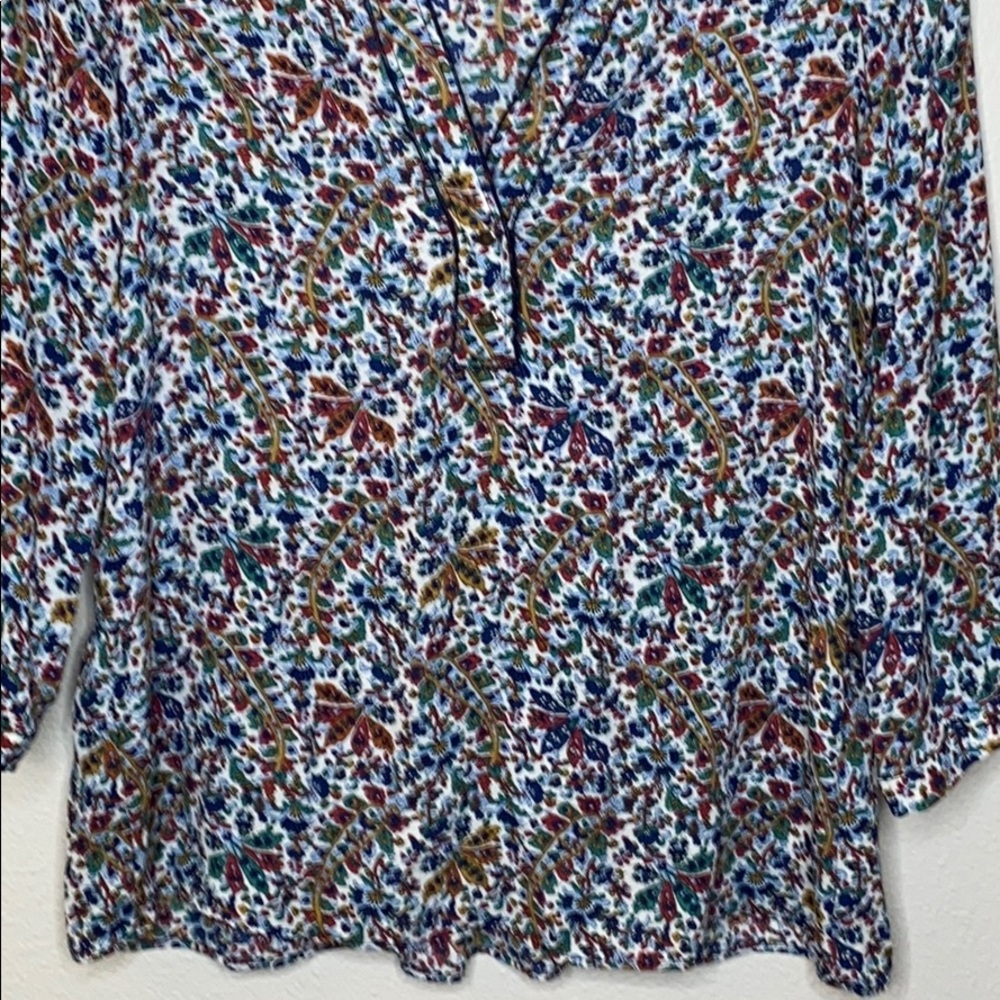 Zara Basic Blouse V Neck Size Small - image 3